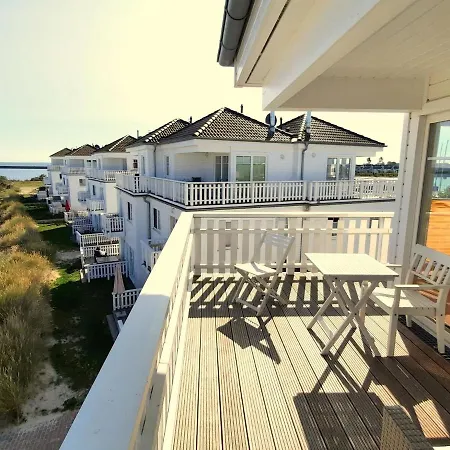 Doppelhaushaelfte In Direkter Strandlage Mit Meerblick Im Ostseeresort Olpenitz